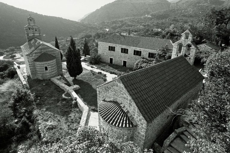 Branko Pelinovic-Otvorise se manastirske dveri(1992-1995)-Manastir Gradiste1