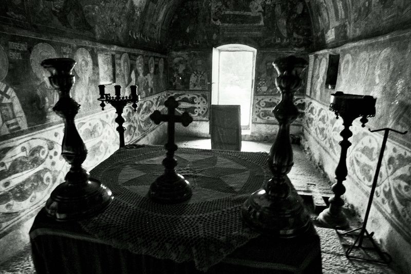 Branko Pelinovic-Otvorise se manastirske dveri(1992-1995) Manastir Gradiste3